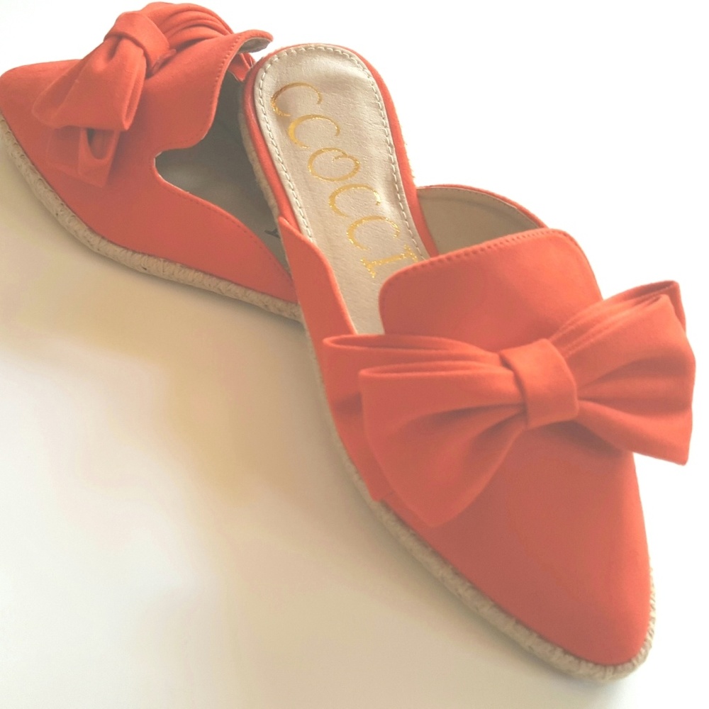 Slides with bow detail